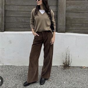 Classic Wide-Leg Corduroy Pants in Brown